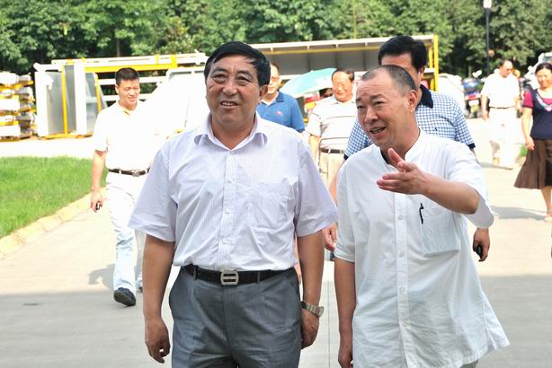 省人大代表一行光临公司领导工作