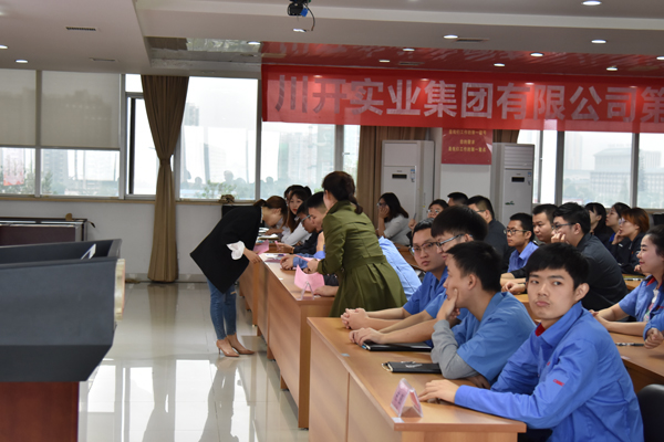 1569217841540392.jpg 5.发放选票.JPG